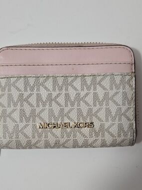 Michael Kors Pink Trim Signature Logo Card Case